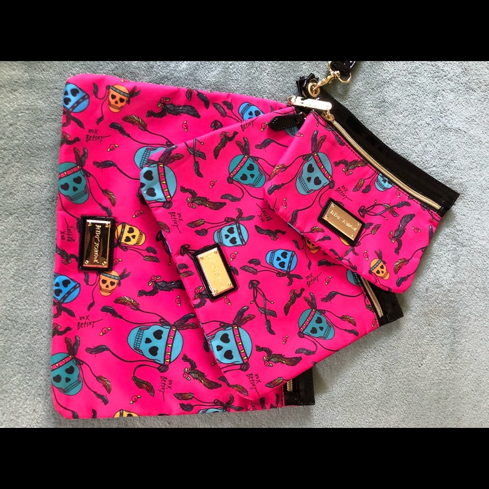 Betsey Johnson makeup bag set of 3